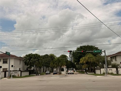 11-36-10875 Nw 7th St, Miami, FL, 33172 | Card Image