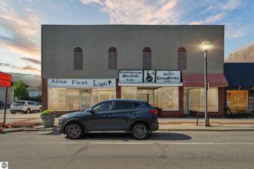 124 E Superior St, Alma, MI, 48801-1817 | Card Image