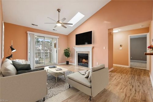 303-508 Thorncliff Dr, Newport News, VA, 23608-8704 | Card Image