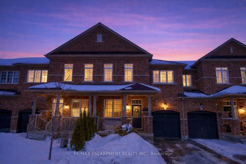 315 Humphrey St, Waterdown, ON, L8B1X4 | Card Image