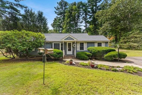 83 River Rd, Norfolk, MA, 02056-1210 | Card Image