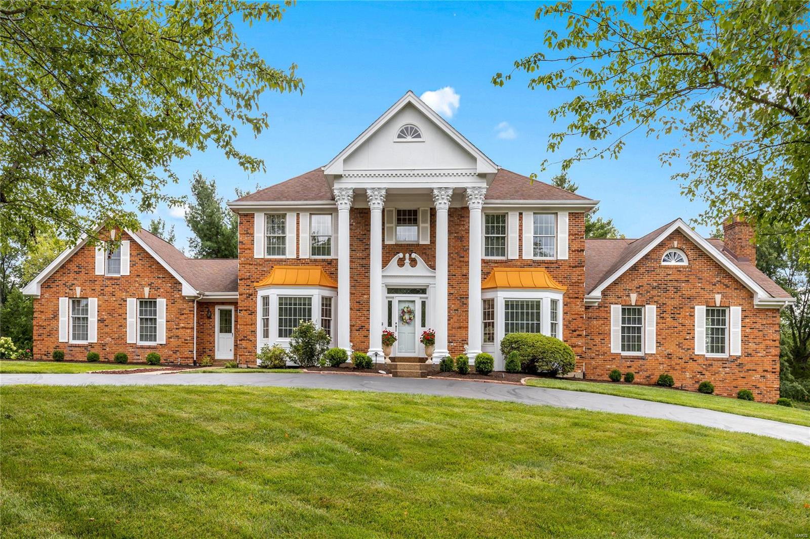 Chatsworth Place Dr, Chesterfield, MO 63017