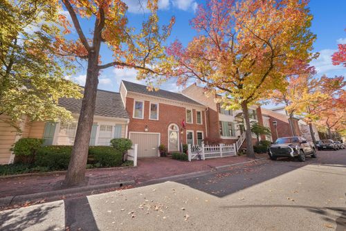 12-2231 Atlee Ct, Upper Arlington, OH, 43220-5425 | Card Image