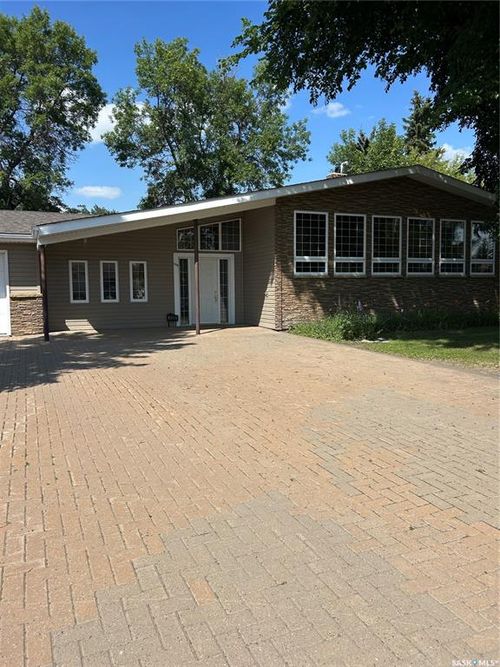 406 1st Ave S, Kelvington, SK, S0A4J0 | Card Image