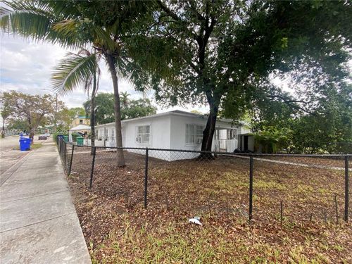 22-5905 Nw 3rd Ave, Miami, FL, 33127-1213 | Card Image