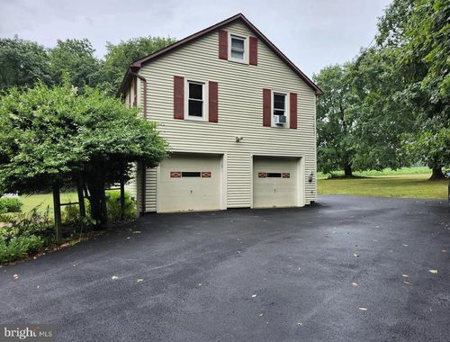 143 Swopes Valley Rd, PINE GROVE, PA, 17963-8820 | Card Image