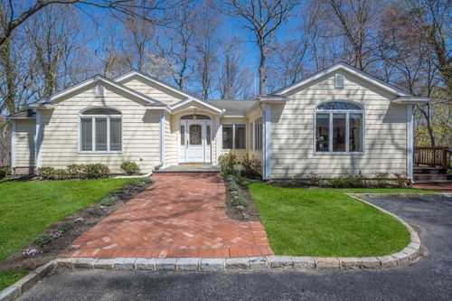 1 Carnegie Ave, Cold Spring Harbor, NY, 11724-2017 | Card Image