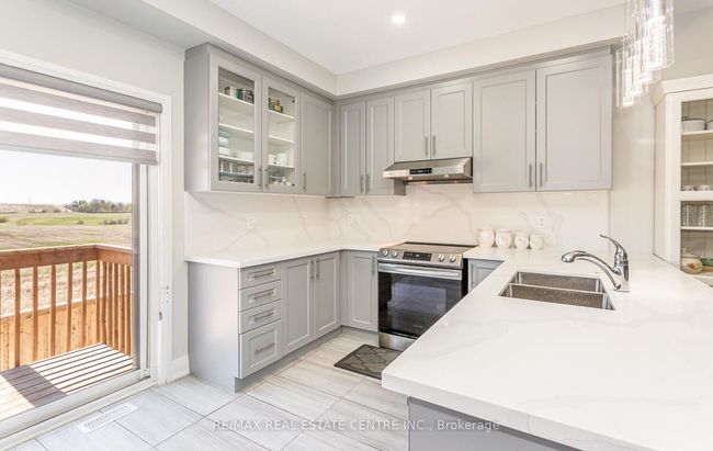 3 Dalbeattie Dr, House attached with 4 bedrooms, 3 bathrooms and 1 parking in Brampton ON | Image 16