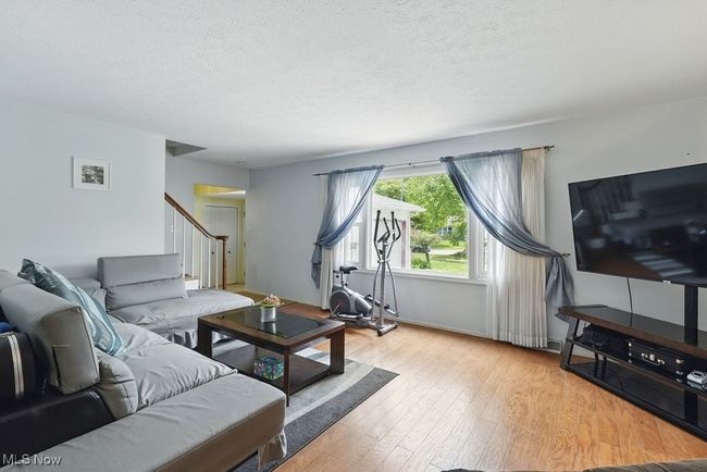 6607 Forest Glen Ave, House other with 4 bedrooms, 2 bathrooms and null parking in Solon OH | Image 4