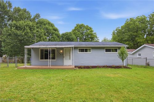 9164 Weaver Rd, Ravenna, OH, 44266-9420 | Card Image