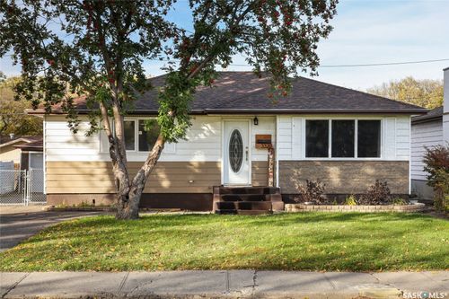 3320 Perry Avenue, Regina, SK, S4R3H8 | Card Image