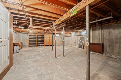 1310 Wellington Rd, Manchester, NH, 03104-4719 | Card Image