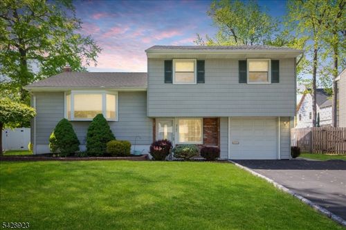 2107 Meadowview Rd, Scotch Plains, NJ, 07076-4664 | Card Image