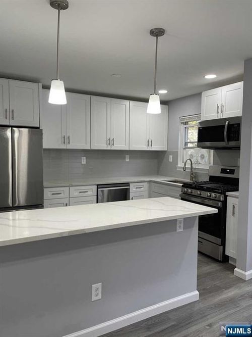 20C Lakeview Ave, Leonia, NJ, 07605-3116 | Card Image