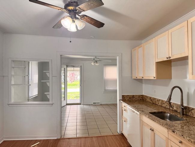 20826 Gentner St, House other with 3 bedrooms, 1 bathrooms and null parking in Warren MI | Image 9