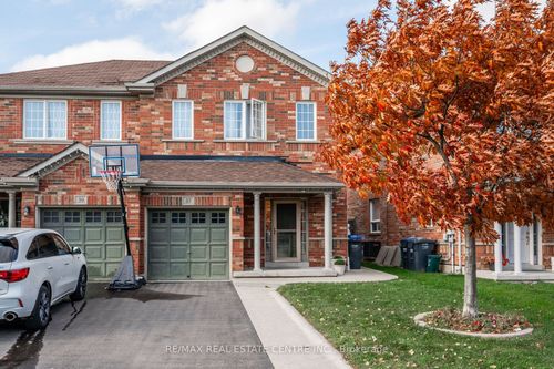 37 Hollingsworth Cir, Brampton, ON, L7A0J7 | Card Image