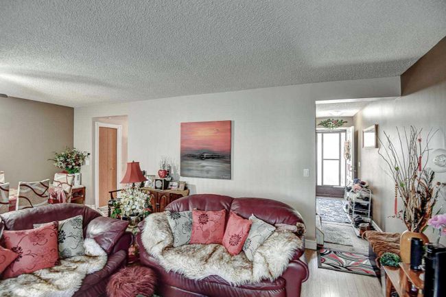 36 - 210 86 Avenue Se, Home with 4 bedrooms, 2 bathrooms and 1 parking in Calgary AB | Image 9