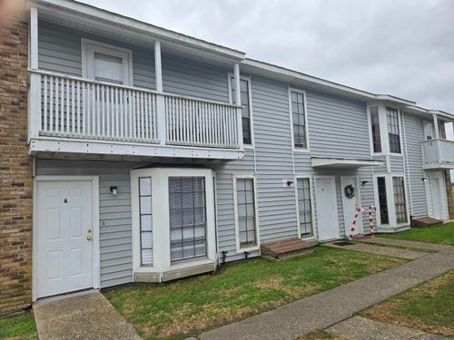 b-120 Oakridge Avenue, Donaldsonville, LA, 70346 | Card Image