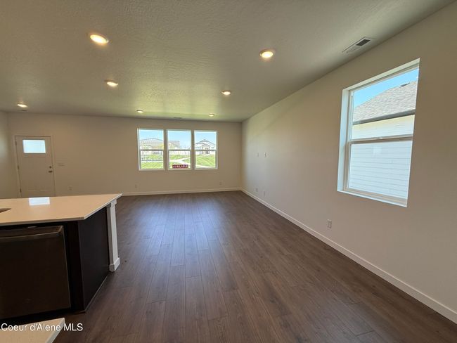 gorgeous LVP flooring throughout! | Image 11