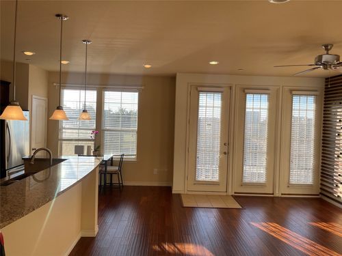 apt-1310-950 Henderson St, Fort Worth, TX, 76102-3568 | Card Image