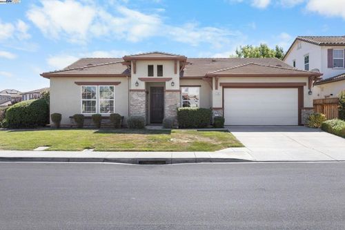 1305 Tuolumne Way, Oakley, CA, 94561-5239 | Card Image