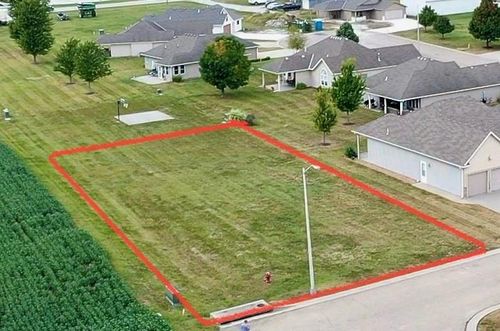3612 Pine St, Higginsville, MO, 64037-2200 | Card Image