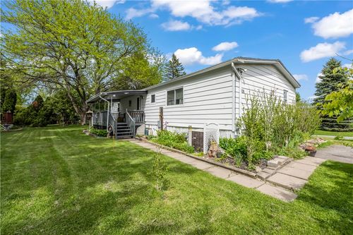 728 Bass Run Ln, Hamlin, NY, 14464-9582 | Card Image
