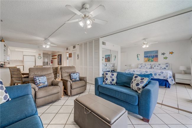 Living Room | Image 7