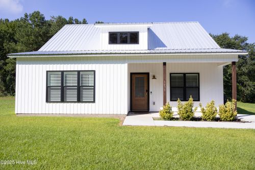 1679 N Nc 111 Hwy, Pink Hill, NC, 28572-7717 | Card Image
