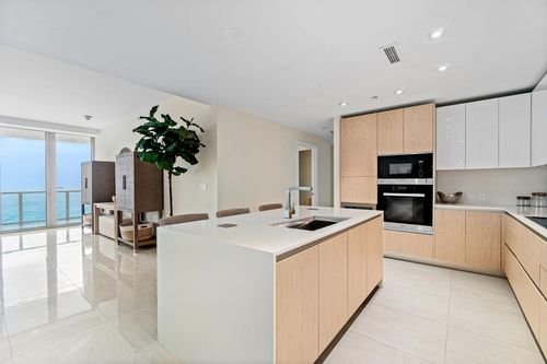 1804-3100 N Ocean Dr, Riviera Beach, FL, 33404-3214 | Card Image