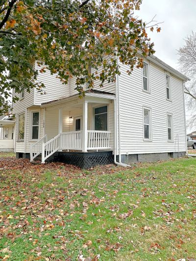 105 E Grant Street, House other with 4 bedrooms, 1 bathrooms and 4 parking in Streator IL | Image 2