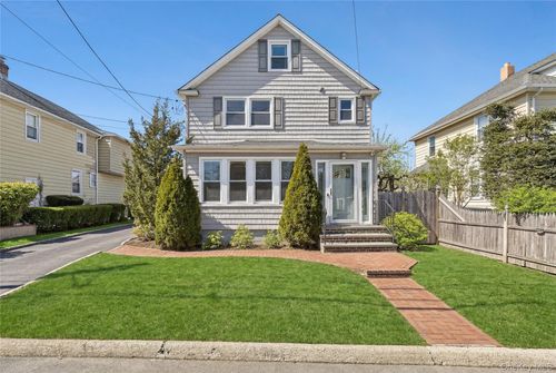2-11 Miller St, Glen Cove, NY, 11542-1876 | Card Image