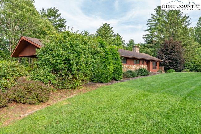 835 Ridge Rd, House other with 3 bedrooms, 3 bathrooms and null parking in Spruce Pine NC | Image 28