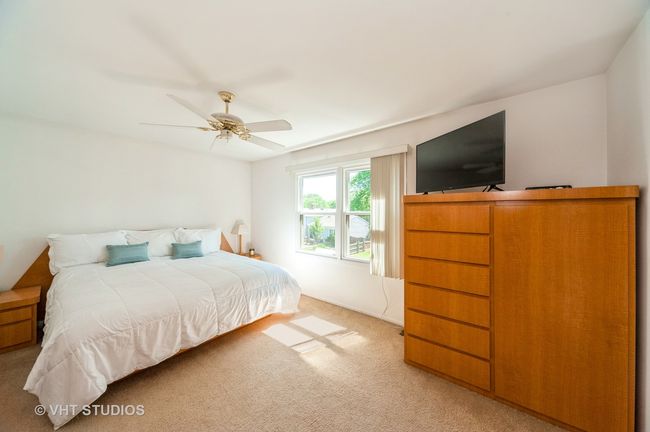 1251 Devonshire Rd, Home with 3 bedrooms, 3 bathrooms and null parking in Buffalo Grove IL | Image 9