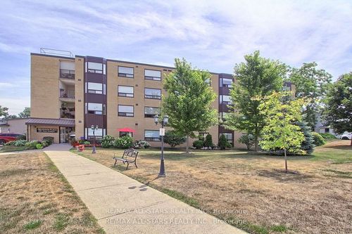 103-41 Ash St, Uxbridge, ON, L9P1E2 | Card Image