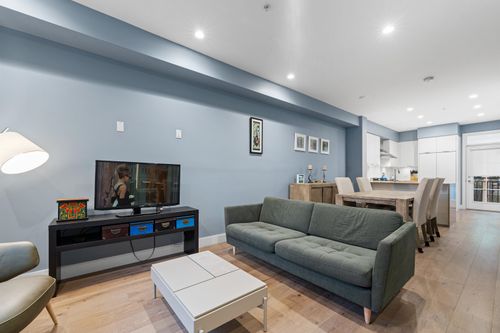 8121 Shaughnessy St, Vancouver, BC, V6P3X9 | Card Image