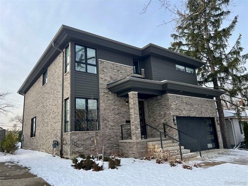 3711 Hampton Blvd, Royal Oak, MI, 48073-2105 | Card Image