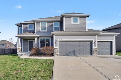 28600 W 162nd Pl, Gardner, KS, 66030-8539 | Card Image