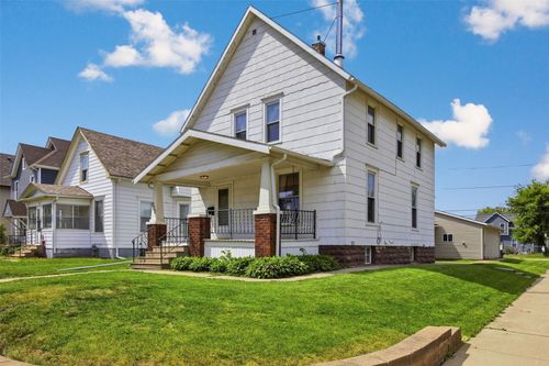 900 E Ave Nw, Cedar Rapids, IA, 52405-3860 | Card Image