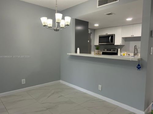 apt-209-230 Lakeview Dr, Weston, FL, 33326-1053 | Card Image