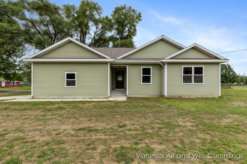 902 N York St, Belding, MI, 48809-2428 | Card Image