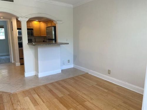 apt-203-901 Ne 3rd St, Fort Lauderdale, FL, 33301-1607 | Card Image