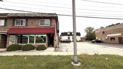 9243 S Roberts Rd, Hickory Hills, IL, 60457-2079 | Card Image