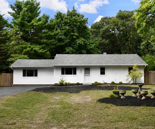 76 Wards Ln, Bellport, NY, 11713-2115 | Card Image