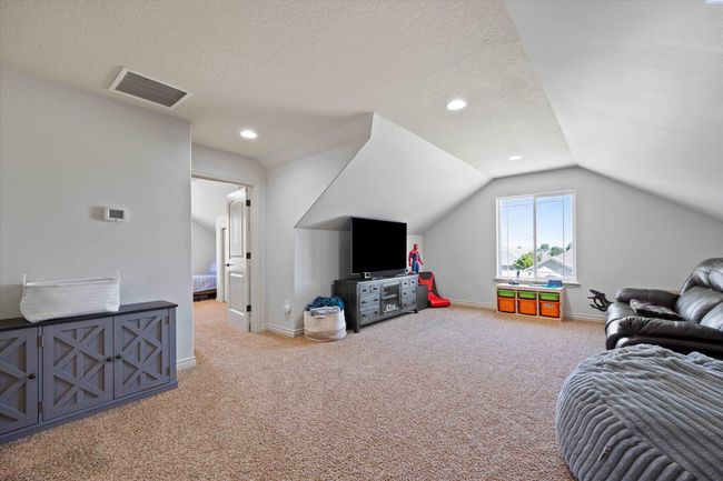 586 Lodi Loop, Home with 4 bedrooms, 3 bathrooms and null parking in Richland WA | Image 40