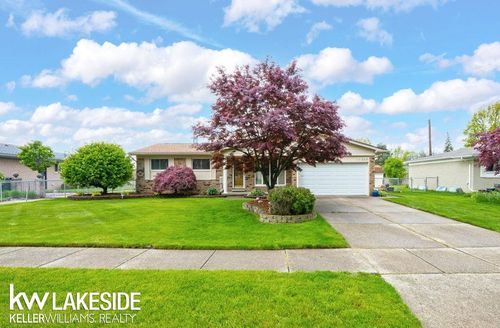 11240 Village Drive, Sterling Heights, MI, 48312 | Card Image
