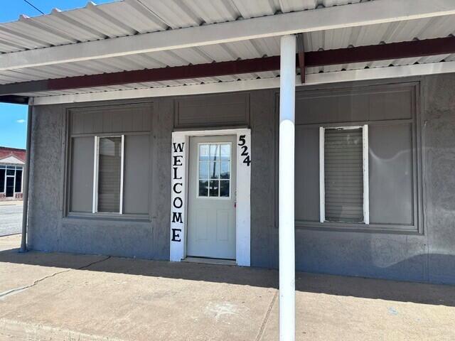 524 S Main St, Hale Center, TX 79041