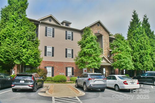 214 Appeldoorn Cir, Asheville, NC, 28803-6105 | Card Image