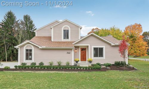 9162 Blueberry Hill Court, Hartland Twp, MI, 48843 | Card Image