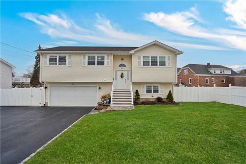 22 Terry St, North Providence, RI, 02904-4541 | Card Image